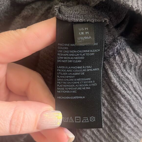 ✨Anthropologie Rocio Surplice Grey Sz Medium Top✨ - Picture 11 of 12